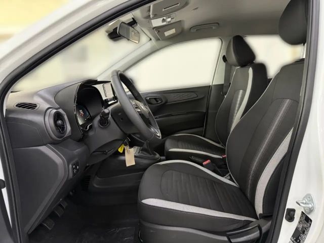 Hyundai i10 1,0 SITZHEIZ.+LENKRADHEIZ.+ RÜCKFAHRKAMERA+NAVIGAT