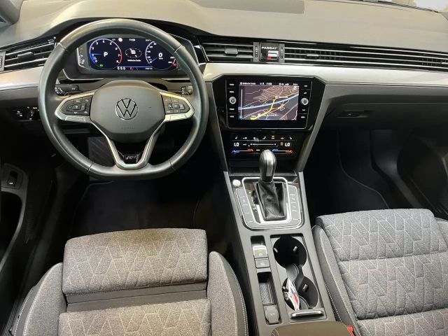 Volkswagen Passat Business R-Line Variant