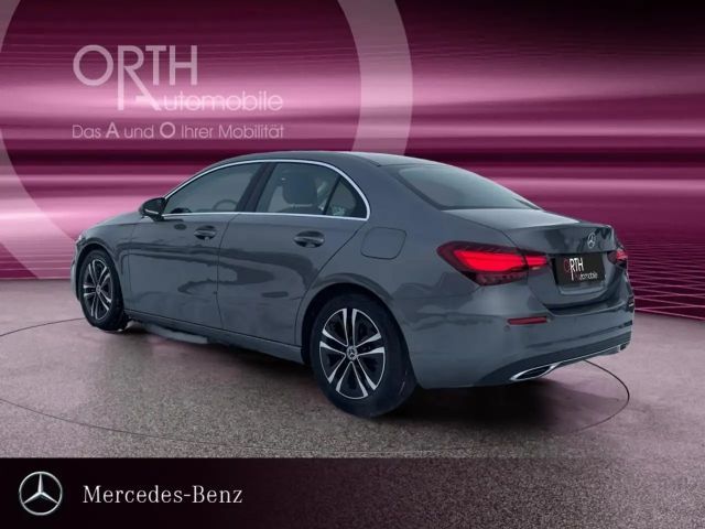 Mercedes-Benz A 180 A 180 d