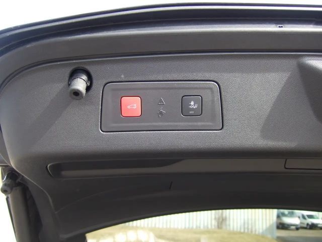 Peugeot 508 Kombi, Benzin Automatik, Navi, el. Heckklappe LED