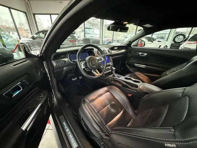 Ford Mustang Fastback GT 5.0 V8