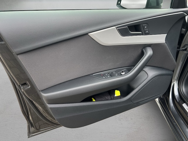 Audi A4 35 TFSI Avant S-Tronic