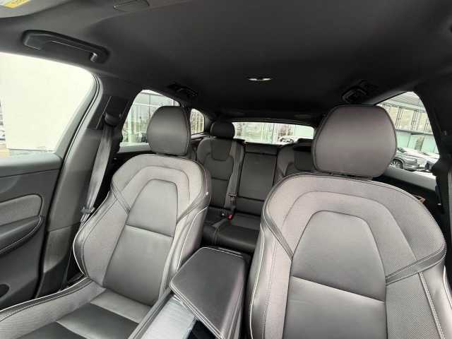 Volvo XC60 AWD Dark Plus