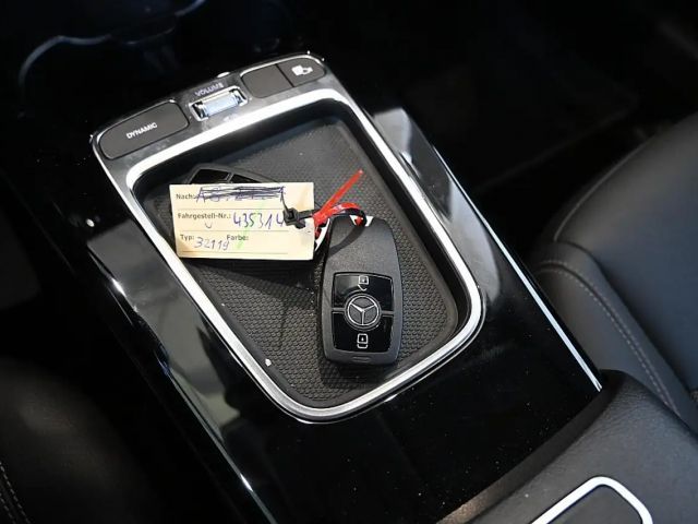 Mercedes-Benz A 180 A 180 d