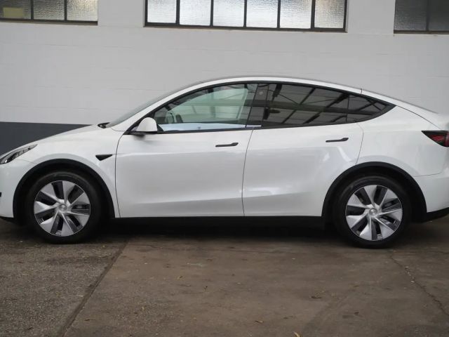Tesla Model Y AWD Long Range