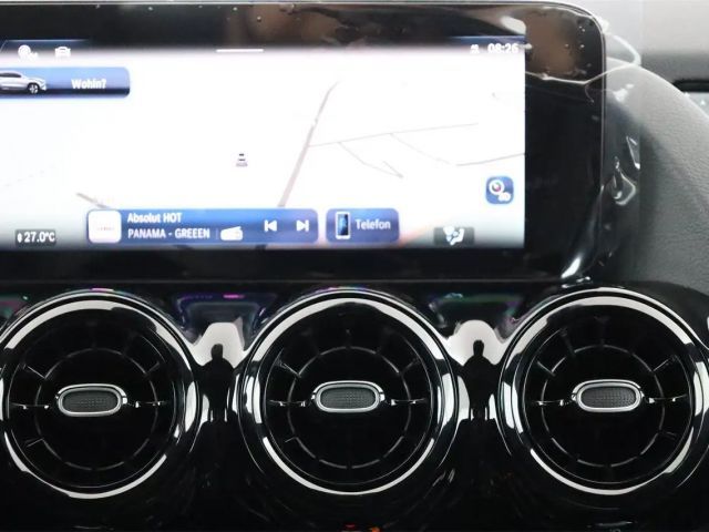 Mercedes-Benz GLA 180 Aut. AHK Park.Assistent Sitzhzg.