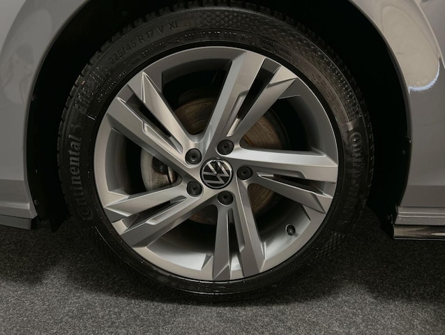 Volkswagen Golf 1.5 eTSI