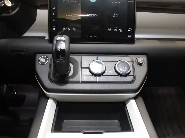 Land Rover Defender D300 Dynamic SE