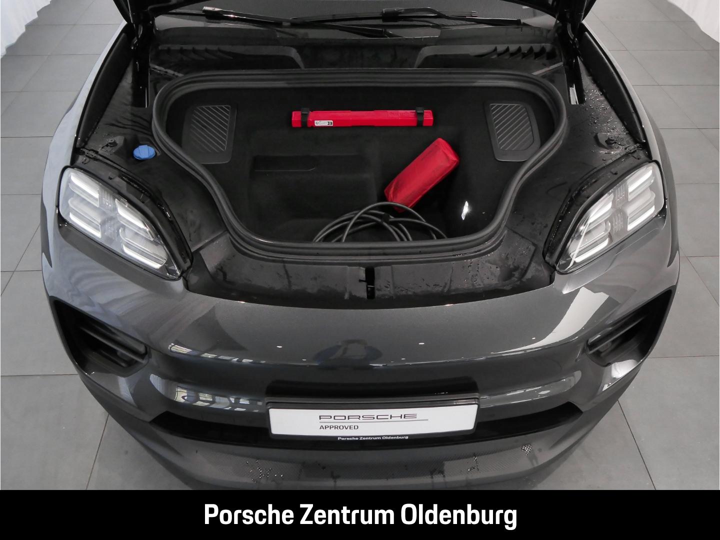 Porsche Macan Electric MATRIX,Luftfederung,Panoramadach