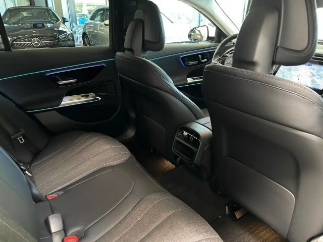 Mercedes-Benz E 220 AVANTGARDE E 220 d Estate