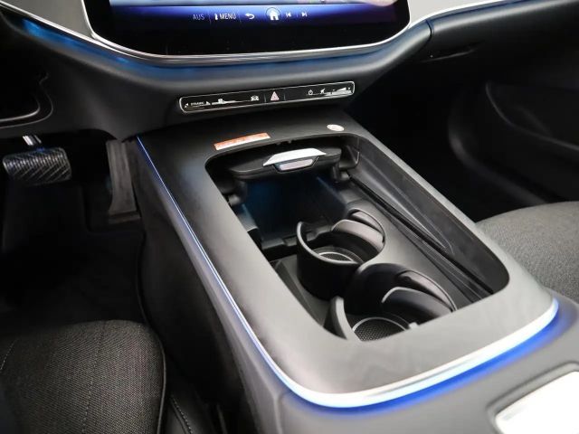 Mercedes-Benz E 200 Sedan