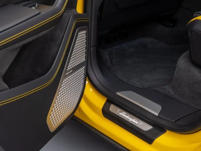 Lamborghini Urus Urus SE + B&W + Panorama + Massage seats + Ambient