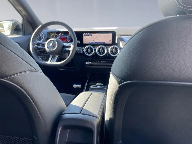 Mercedes-Benz GLA 220 4MATIC AMG Line