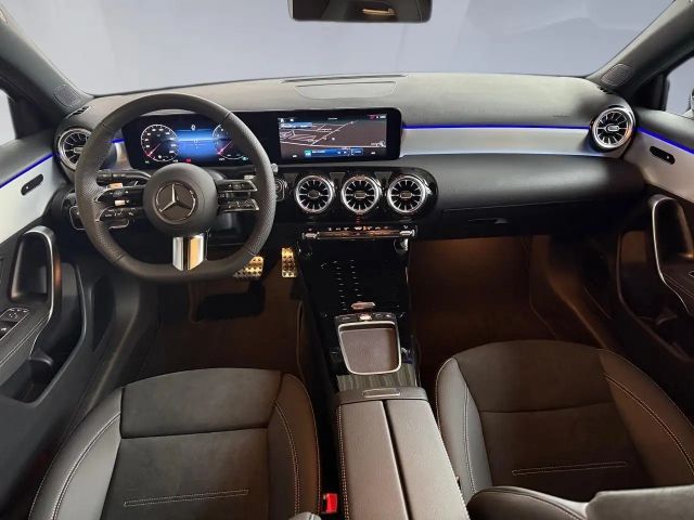 Mercedes-Benz A 180 AMG Line Coupé