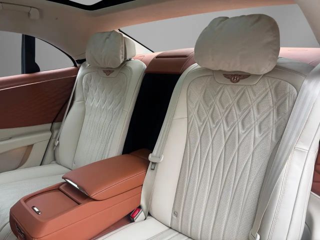 Bentley Flying Spur Hybrid V8