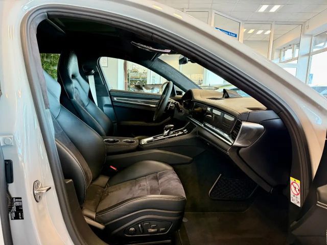 Porsche Panamera GTS Sport Turismo