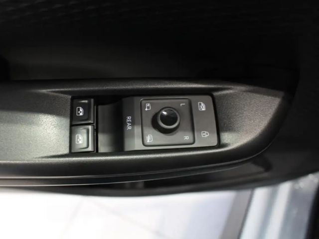 Cupra Born 204PS/62kWh CARPLAY+SHZ+GJR+PDC+LED+KEYLESS Klima