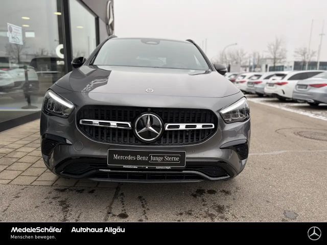 Mercedes-Benz GLA 200 GLA 200 Night AHK Distro Keyless Led 360° Ambi