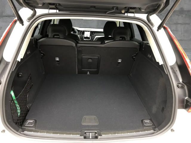 Volvo XC60 AWD Dark Plus