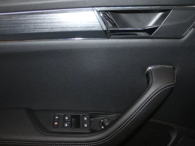 Skoda Superb 2.0 TDI Combi Style Style