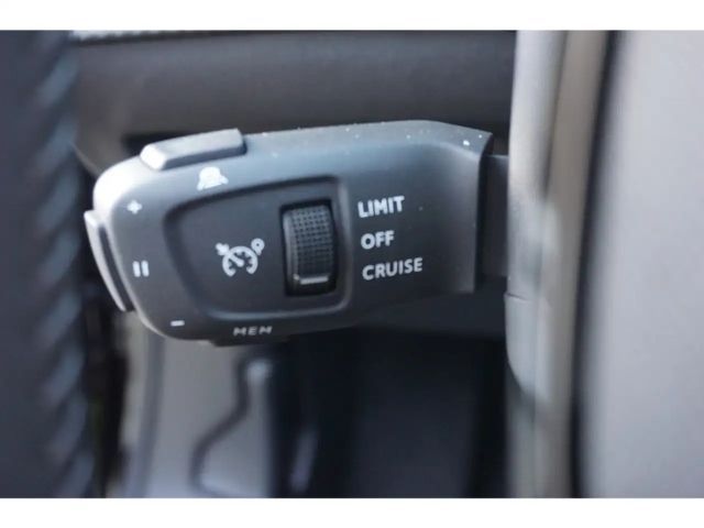 Peugeot E-2008 Allure Pack