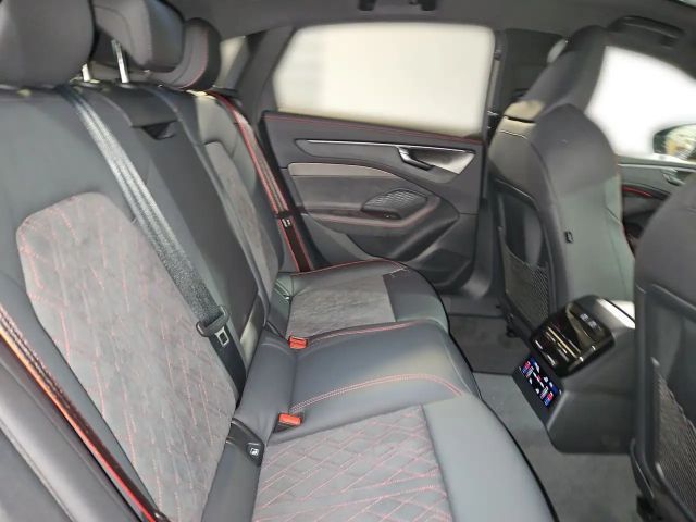 Audi A6 e-tron Quattro