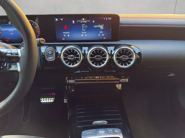 Mercedes-Benz CLA 180 CLA