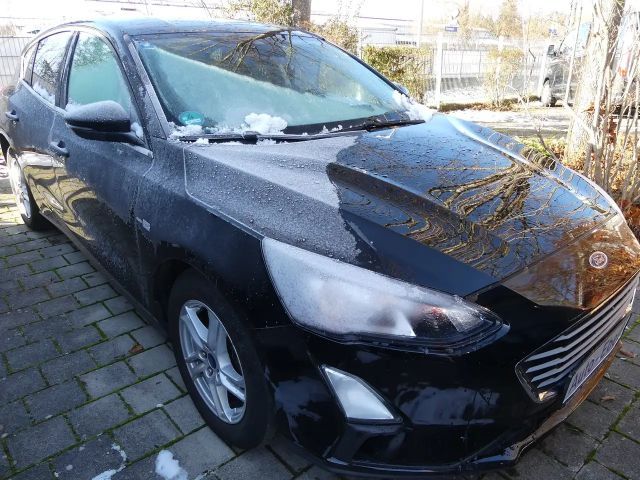 Ford Focus Lim5trg Navi/RFK/WinterPaket+Ski-Durchlade