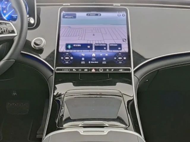 Mercedes-Benz EQE 300 Advanced Sedan