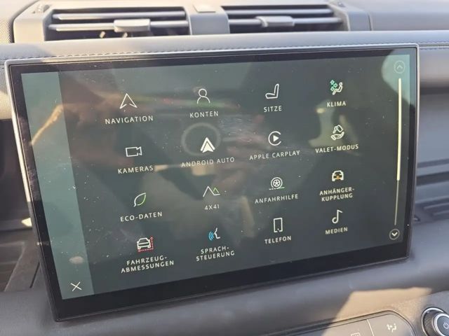 Land Rover Defender 110