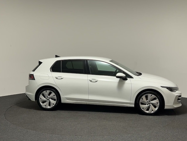 Volkswagen Golf 1.5 eTSI Golf VIII