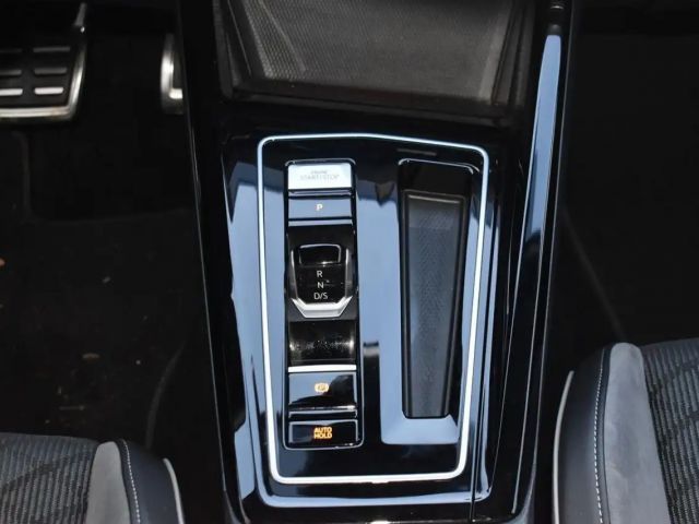 Volkswagen Golf 2.0 TSI R-Line