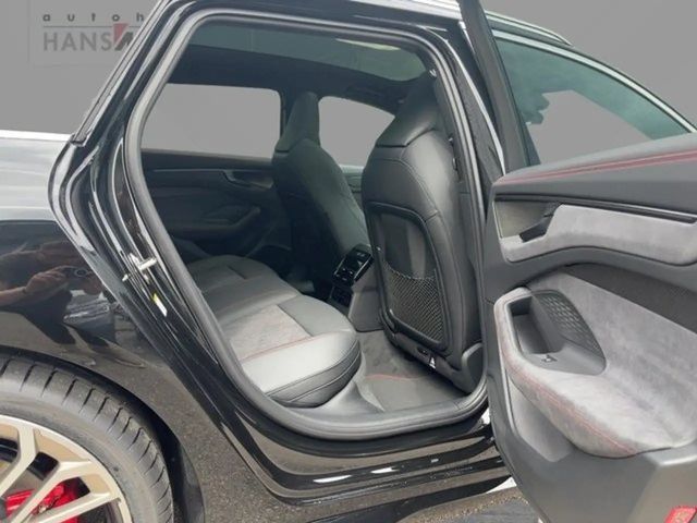 Audi A6 Avant Quattro S-Tronic