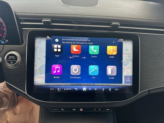 Mercedes-Benz E 200 AMG Line Sedan