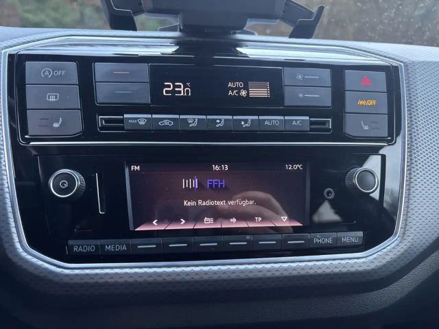 Volkswagen up! Active