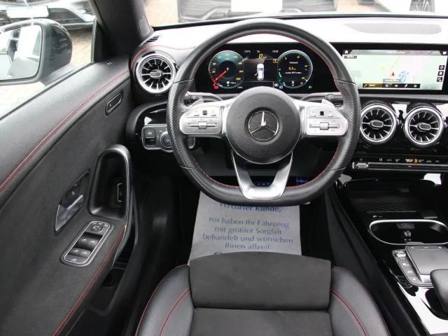 Mercedes-Benz CLA 200 AMG Line