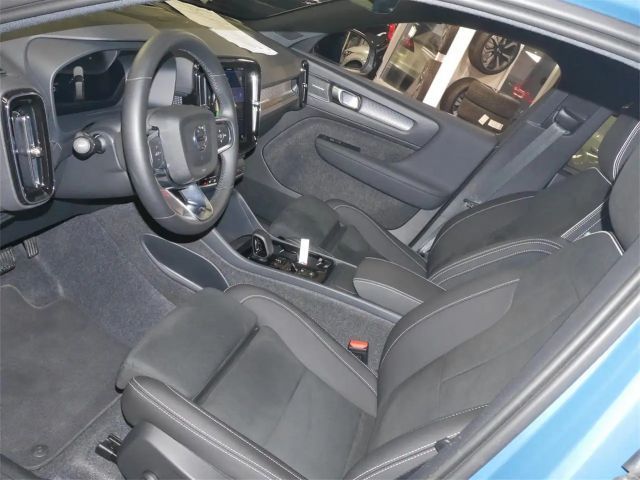 Volvo XC40 Dark Plus