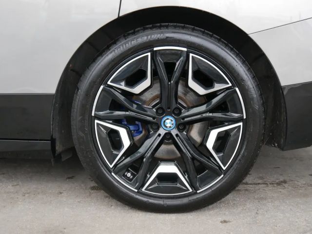 BMW iX xDrive40