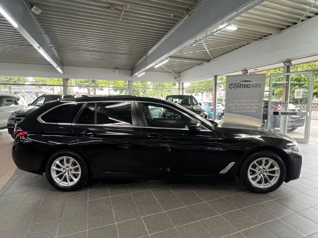 BMW 520 520d Business Line Touring xDrive