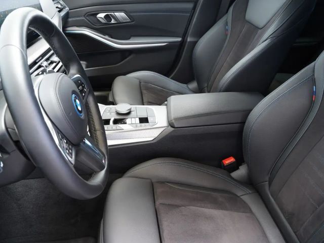 BMW 320 320e M-Sport Touring