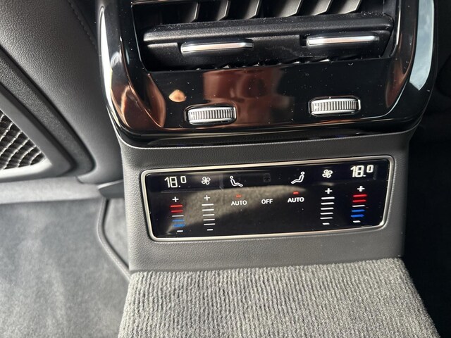 Audi A6 Avant Quattro S-Tronic