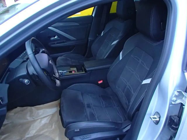 Opel Astra Sports Tourer Ultimate