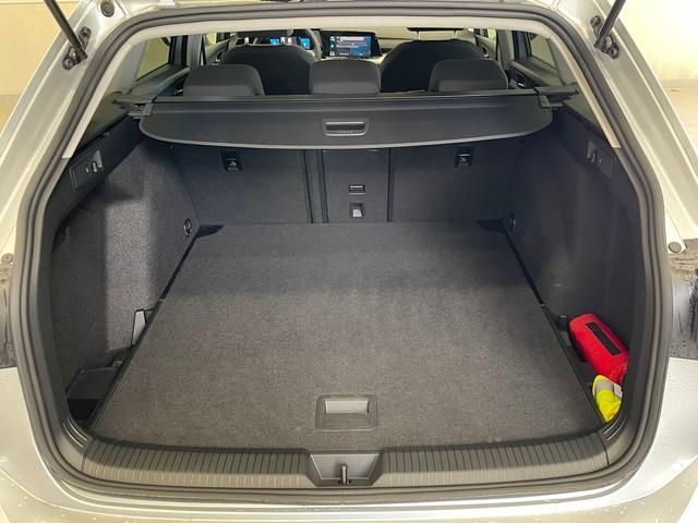 Volkswagen Golf 1.0 TSI Golf VIII Move Variant