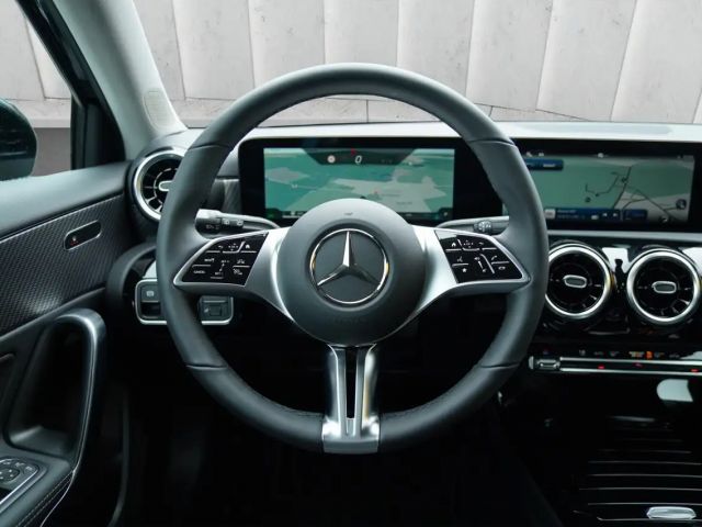 Mercedes-Benz A 180 Hatchback Progressive