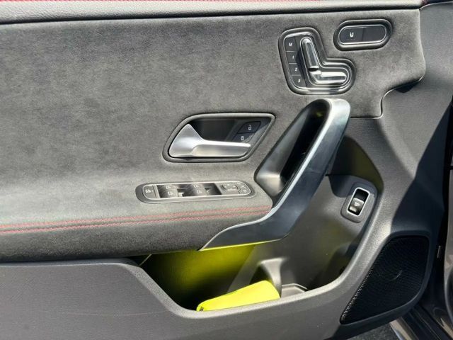 Mercedes-Benz CLA 200 AMG Line Coupé