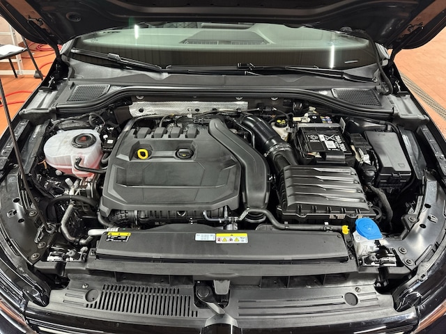 Volkswagen Golf 1.5 TSI DSG R-Line Variant