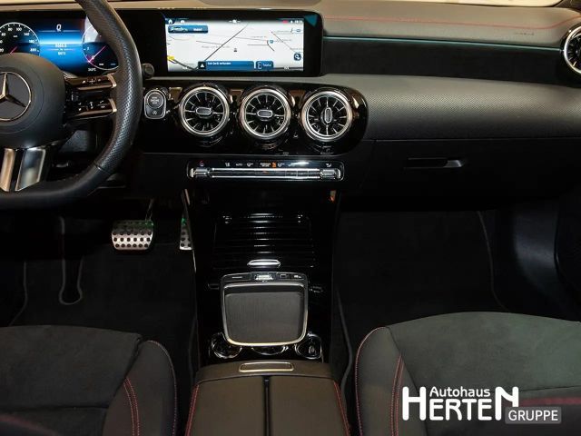 Mercedes-Benz CLA 200 AMG Line Shooting Brake