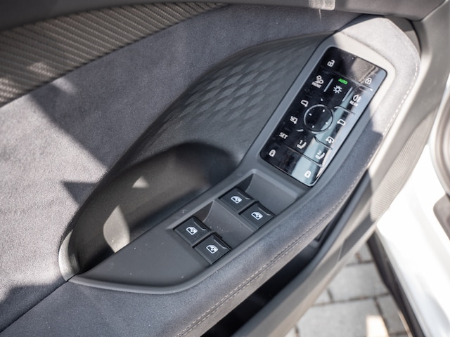 Audi A6 Avant Quattro S-Tronic