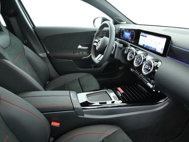 Mercedes-Benz A 220 A 220 d