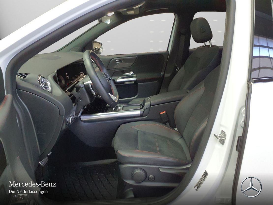 Mercedes-Benz B 200 Sedan